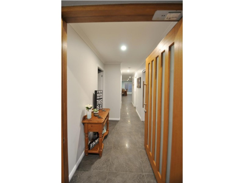 16 Apsley  Crescent, Dubbo NSW 2830