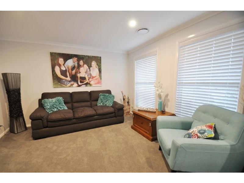 16 Apsley  Crescent, Dubbo NSW 2830