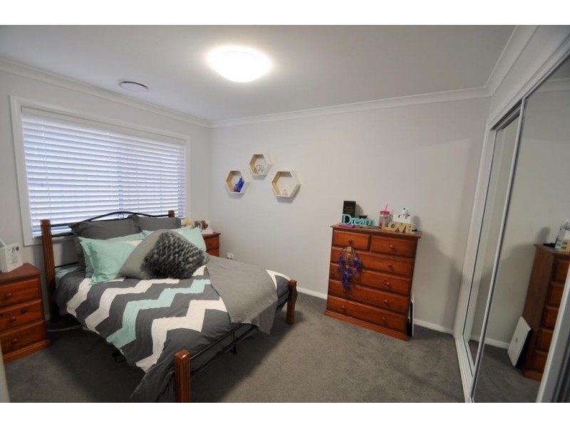 16 Apsley  Crescent, Dubbo NSW 2830