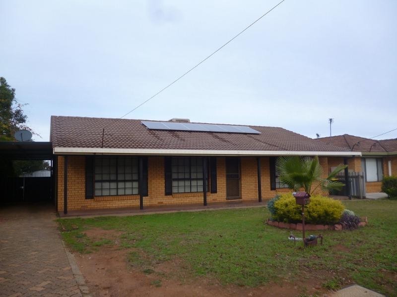 13 Doncaster Avenue, Dubbo NSW 2830