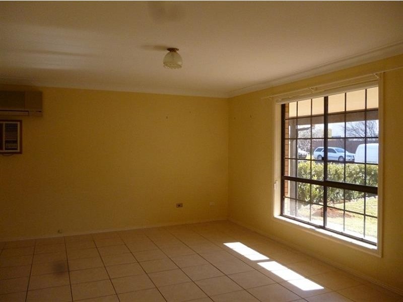 13 Doncaster Avenue, Dubbo NSW 2830