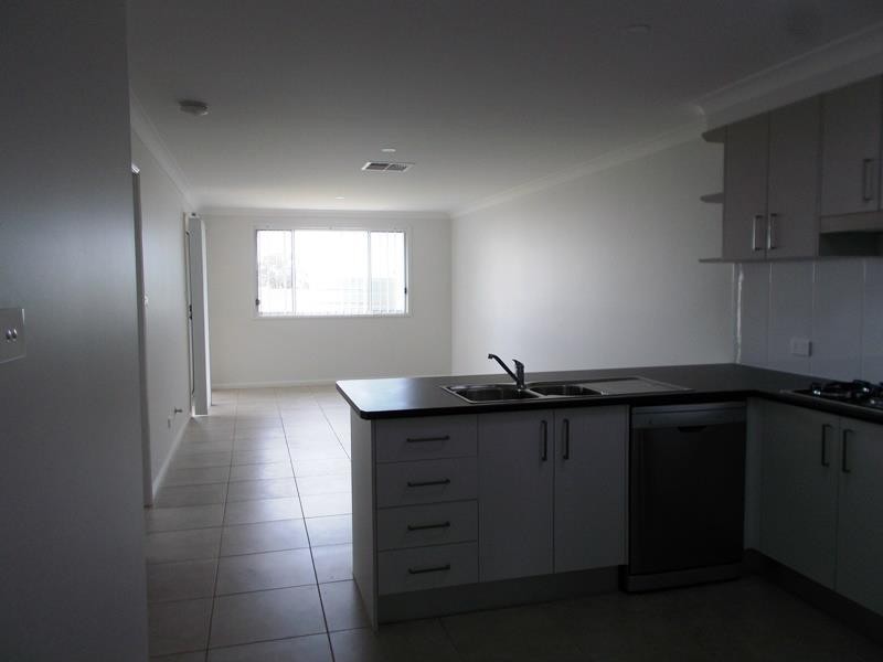 35B Champagne Drive, Dubbo NSW 2830