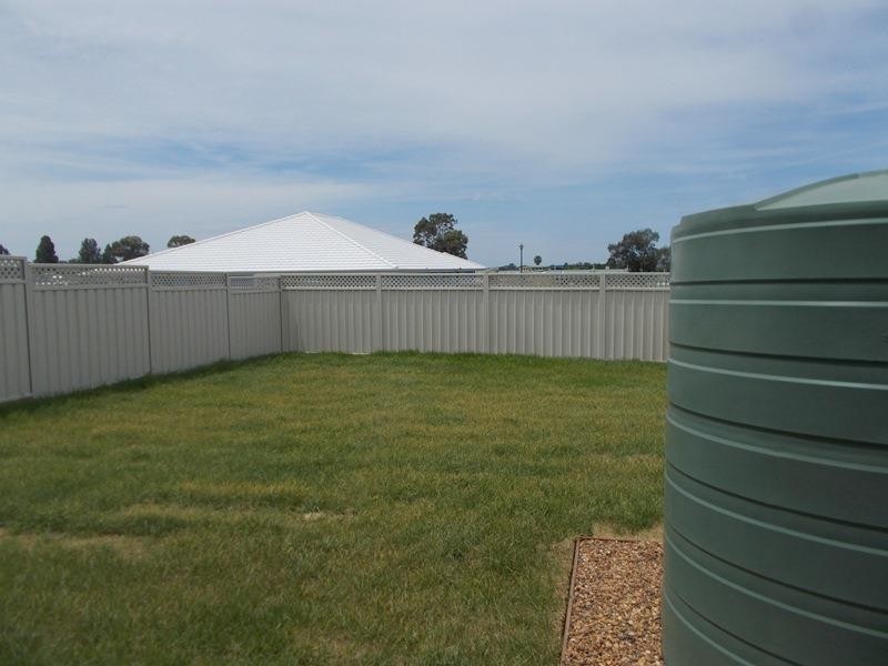 35B Champagne Drive, Dubbo NSW 2830