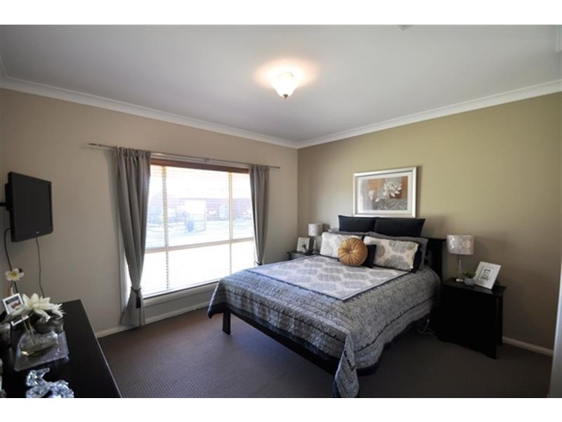 25 Torryburn Way, Dubbo NSW 2830
