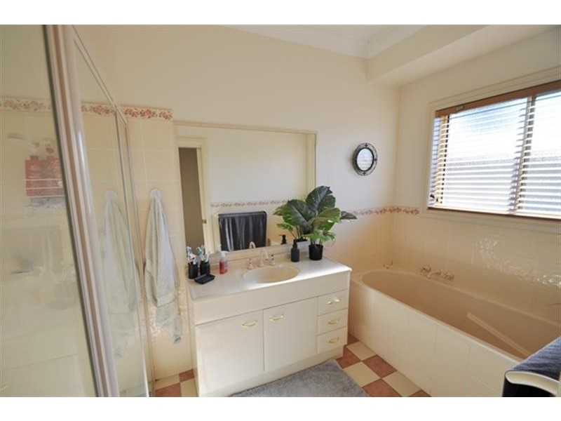 25 Torryburn Way, Dubbo NSW 2830