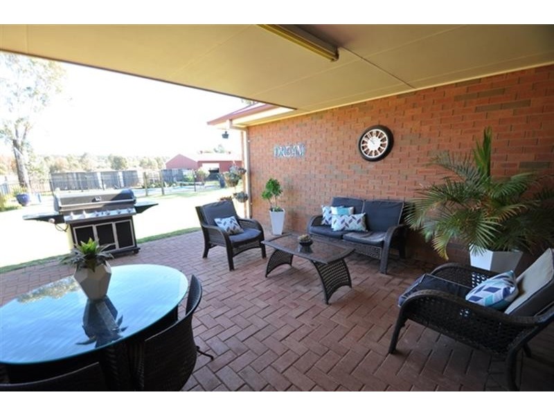 25 Torryburn Way, Dubbo NSW 2830