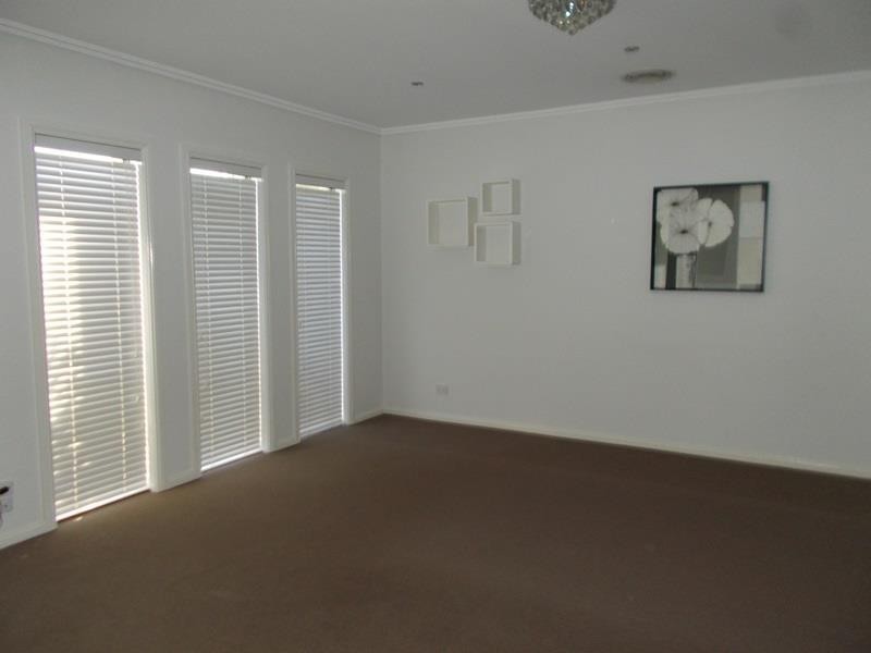 22 Cypress Point Drive, Dubbo NSW 2830