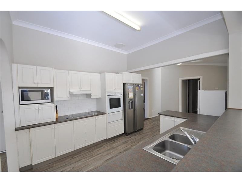 126 Wingewarra Street, Dubbo NSW 2830