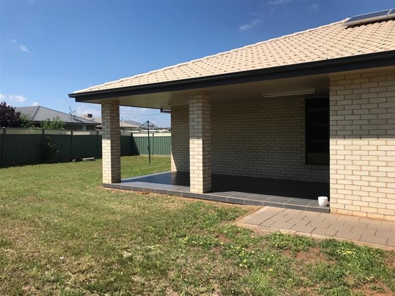 44 Timberi Drive, Dubbo NSW 2830