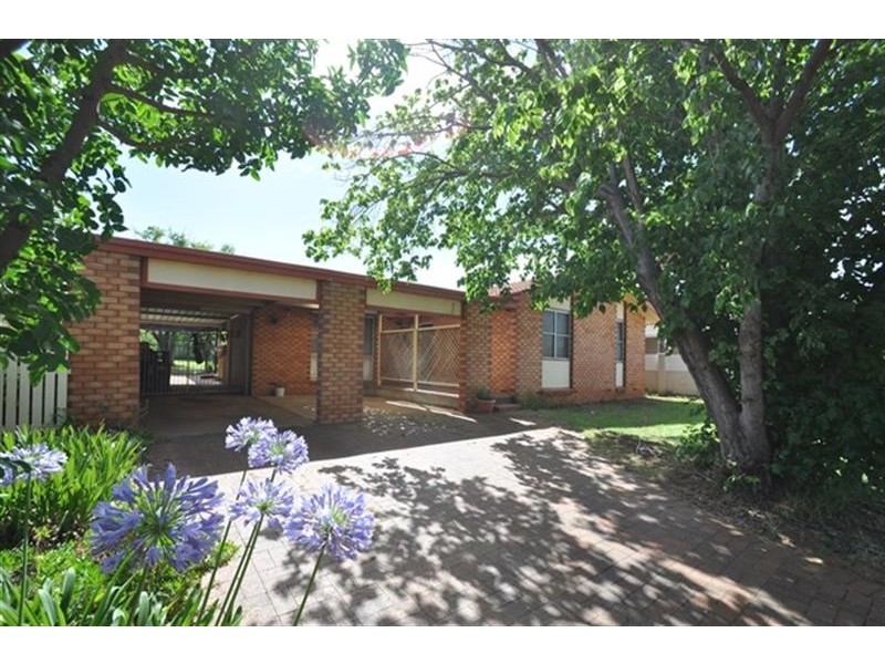 12 Coral Crescent, Dubbo NSW 2830