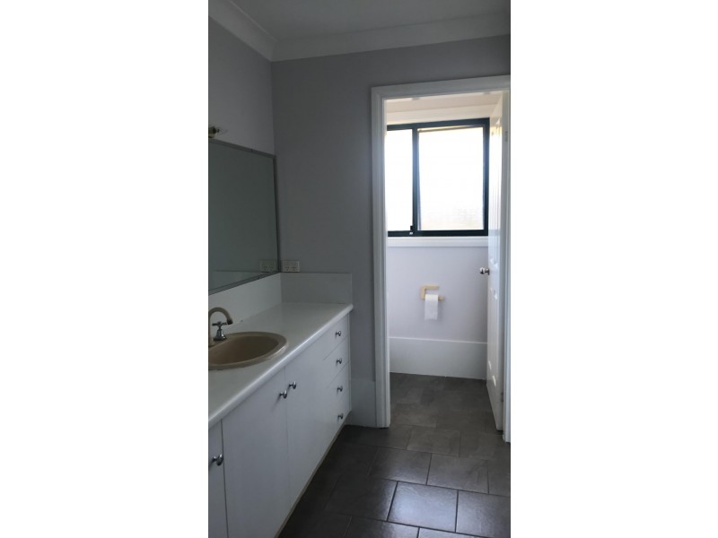 13 Loane Place, Dubbo NSW 2830