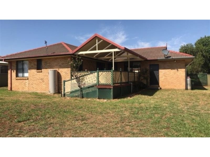 13 Loane Place, Dubbo NSW 2830