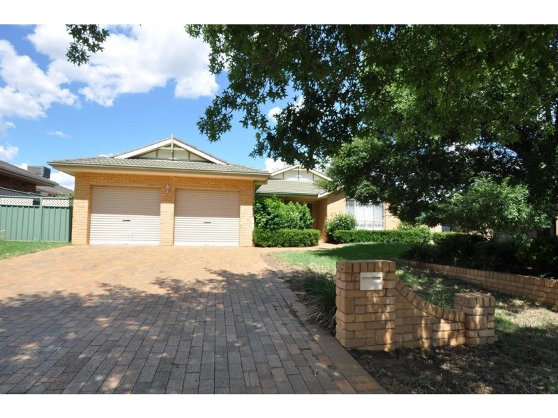 12 Oakland Way, Dubbo NSW 2830