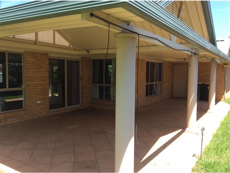 12 Oakland Way, Dubbo NSW 2830