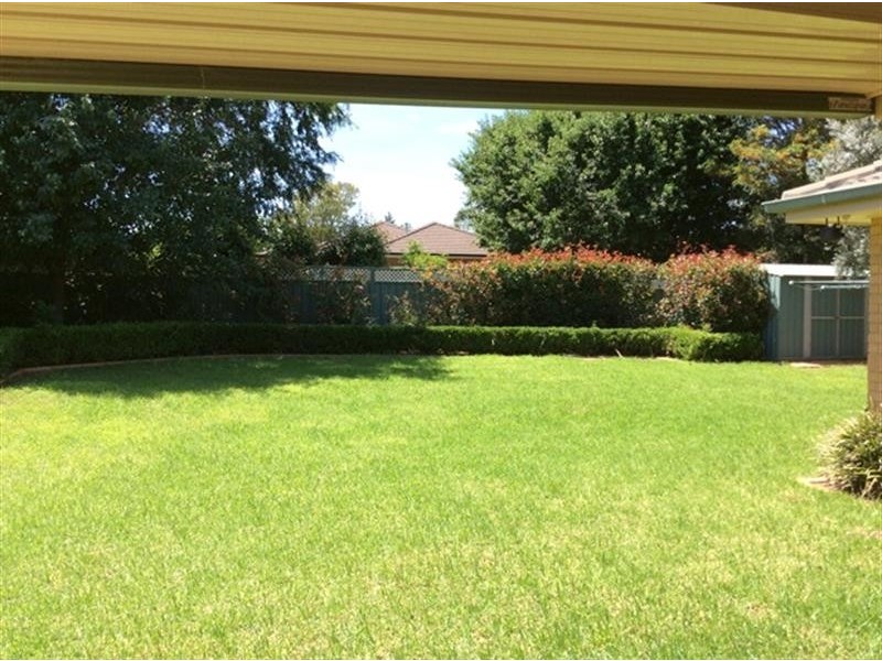 12 Oakland Way, Dubbo NSW 2830