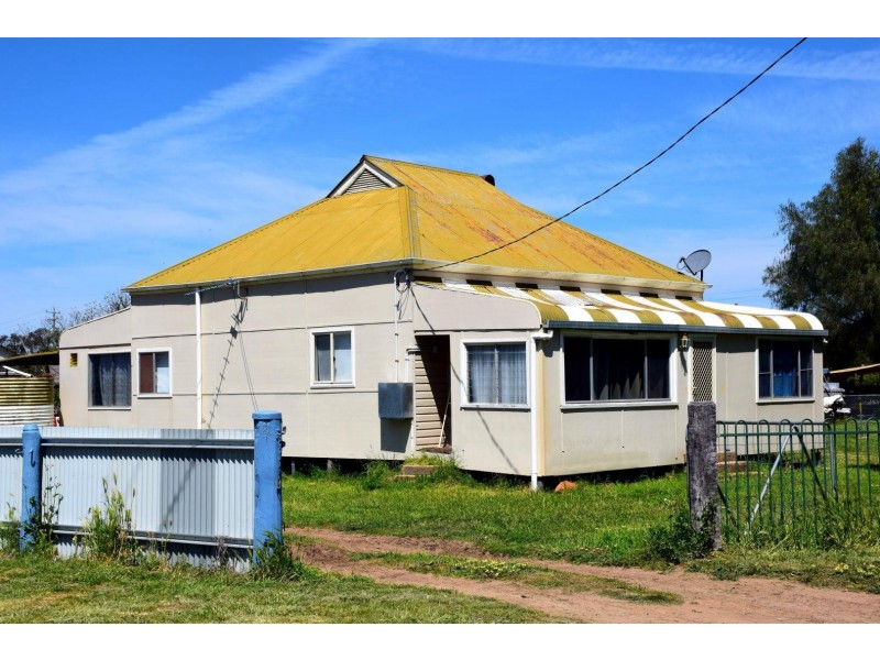 16 River Street, Mendooran NSW 2842