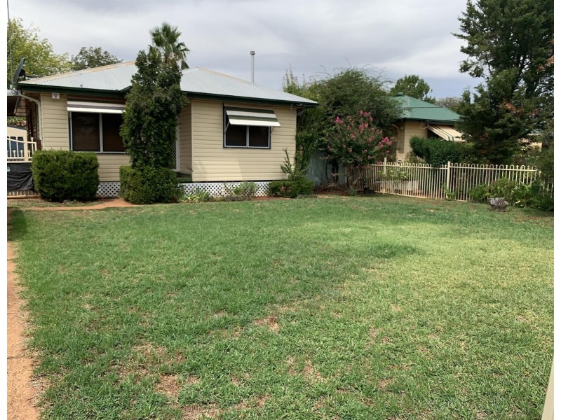 38 Leavers Street, Dubbo NSW 2830