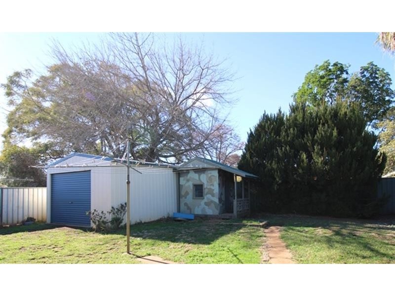 38 Leavers Street, Dubbo NSW 2830