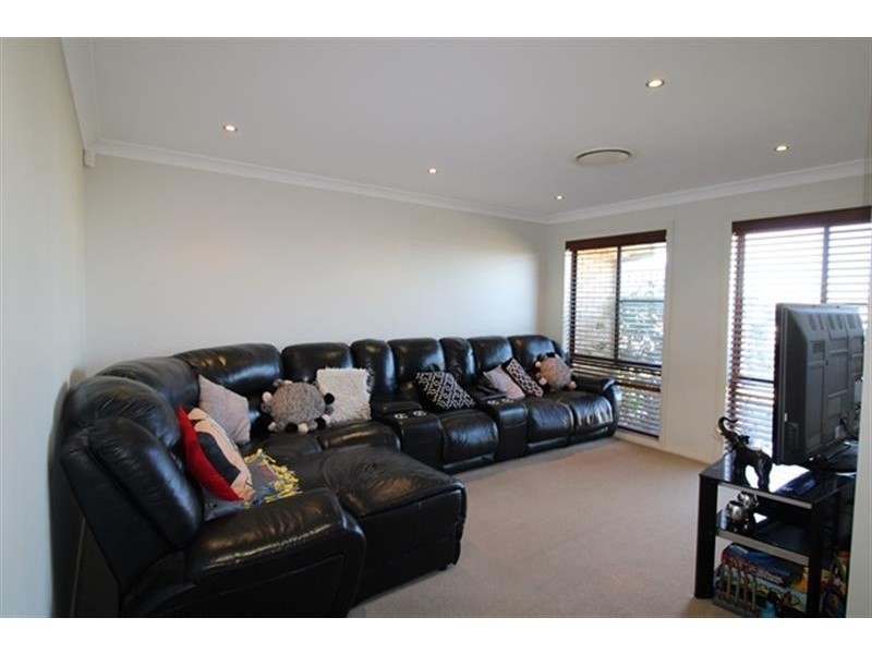 16 Holmwood Drive, Dubbo NSW 2830