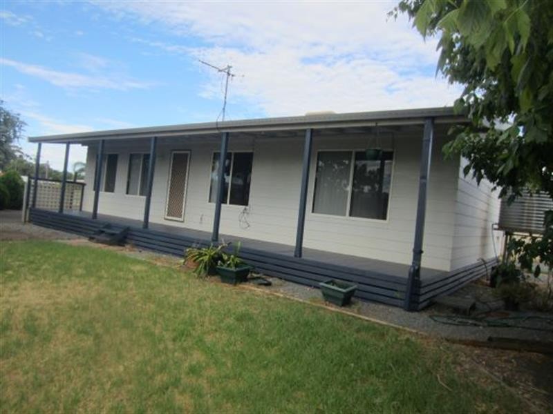 4 Mahmong Place, Cobar NSW 2835