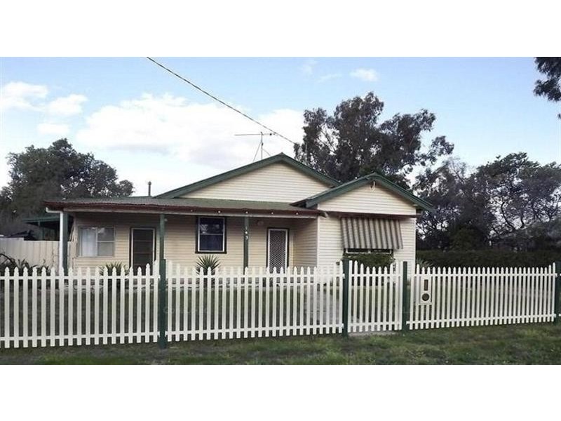 143 Temoin Street, Narromine NSW 2821