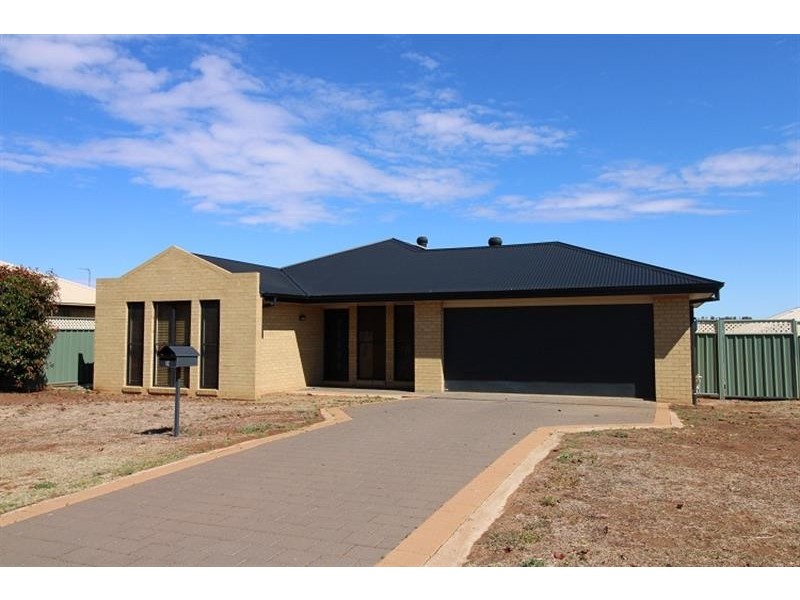 21 Dunheved Circle, Dubbo NSW 2830