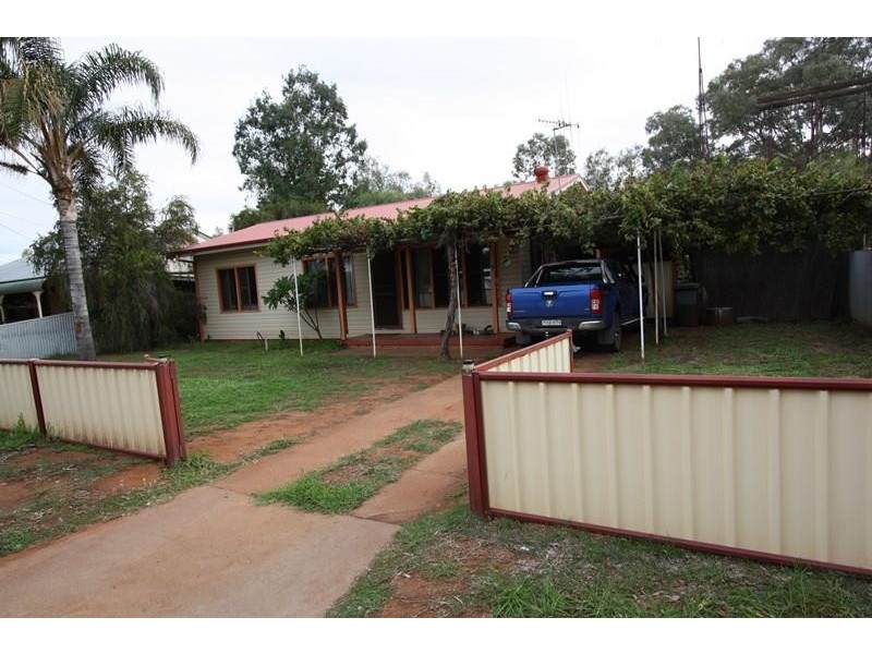 5 Booroomugga Street, Cobar NSW 2835