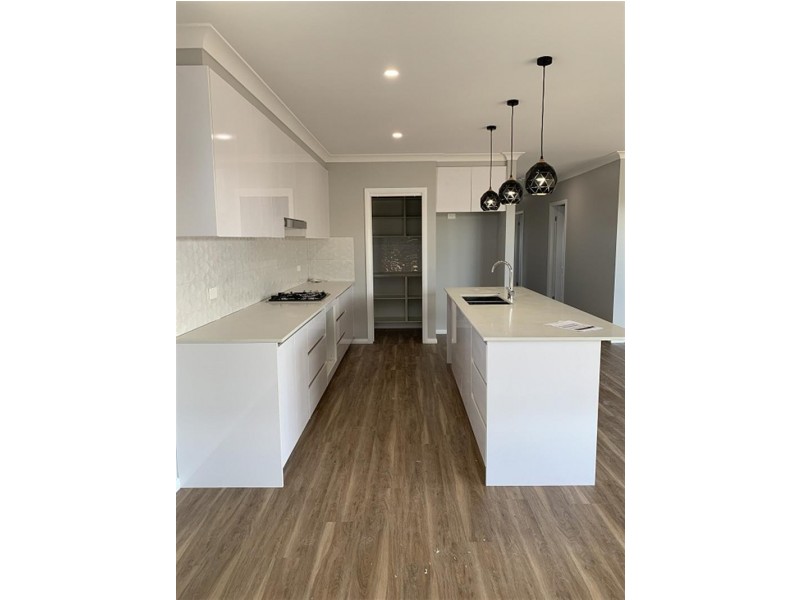 37 Magnolia Boulevarde, Dubbo NSW 2830