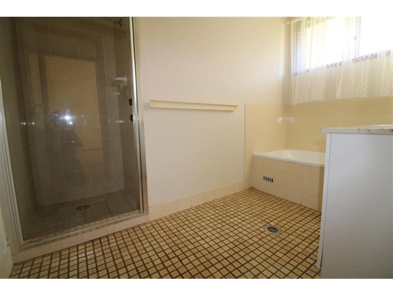 13 Meadowbank Drive, Dubbo NSW 2830