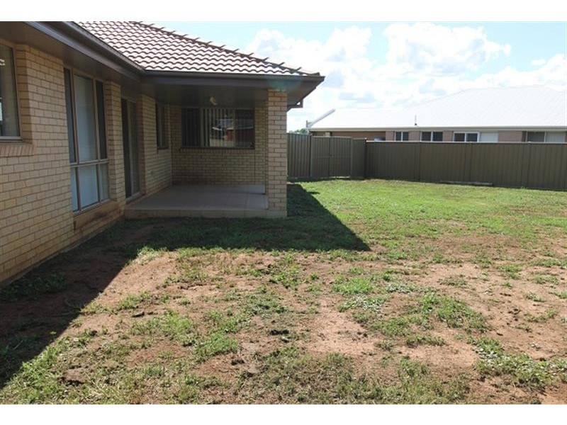 16 Thornett Place, Dubbo NSW 2830