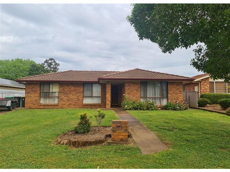 6 Curtin Place, Dubbo NSW 2830