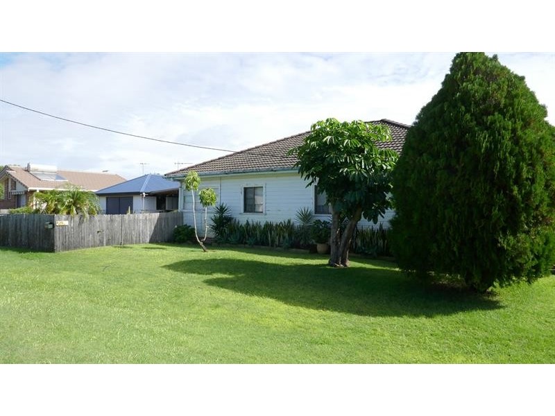 9 Kent St, Tuncurry NSW 2428