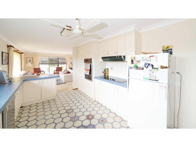 81  Lakeview Crescent, Forster NSW 2428