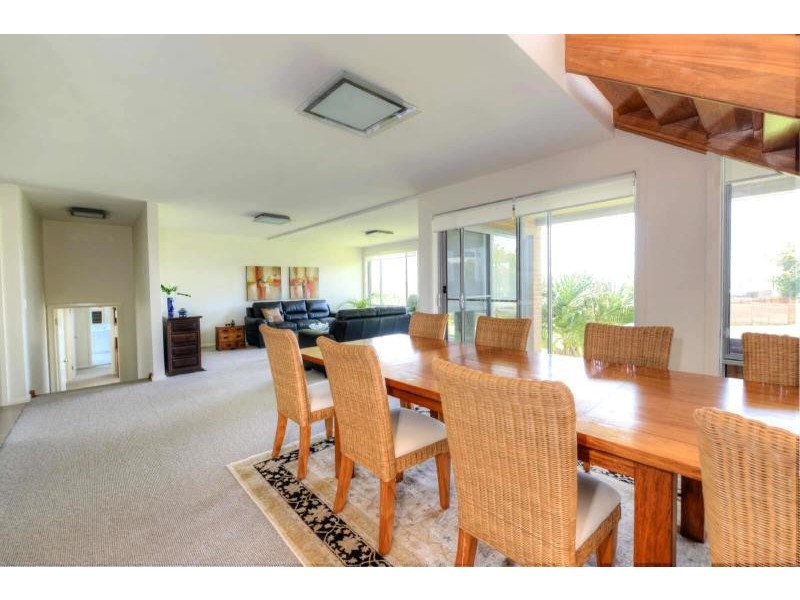 16  Torquay Cct, Red Head NSW 2430