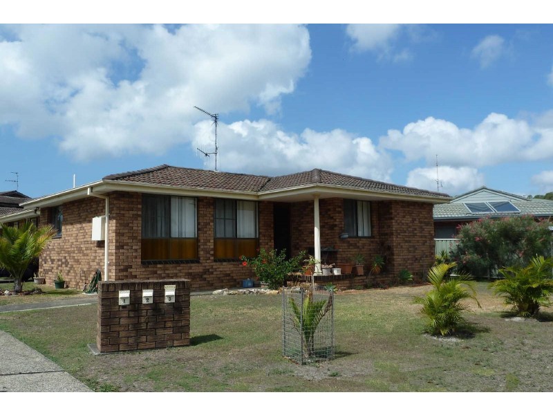 1/4  Mills Parade, Tuncurry NSW 2428