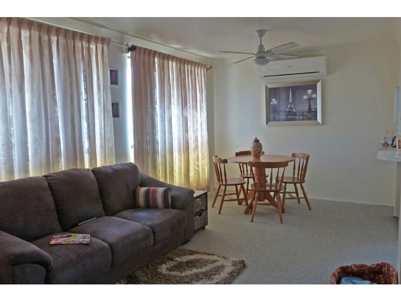 1/4  Mills Parade, Tuncurry NSW 2428