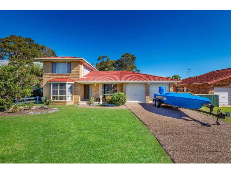 25  Hawaii Avenue, Forster NSW 2428