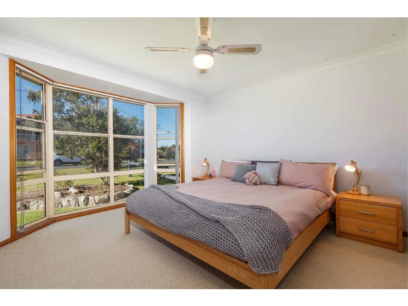 25  Hawaii Avenue, Forster NSW 2428