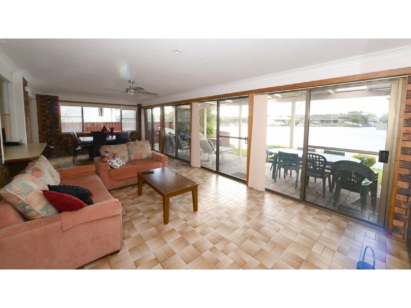 25  Elouera Crescent, Forster NSW 2428