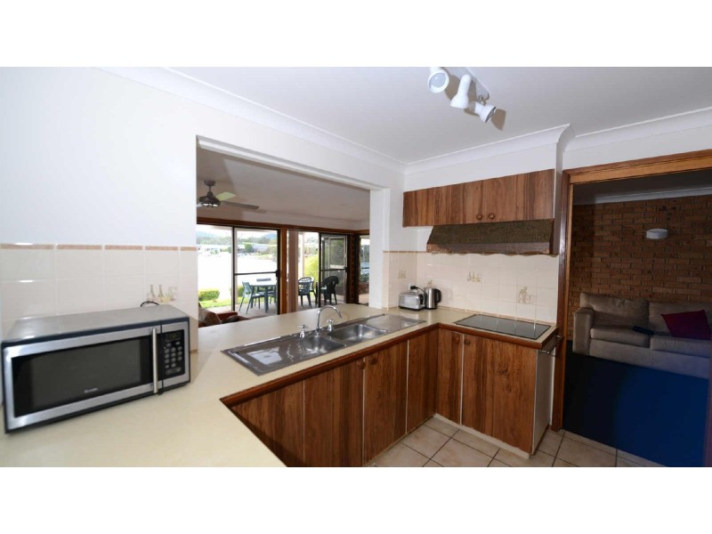 25  Elouera Crescent, Forster NSW 2428