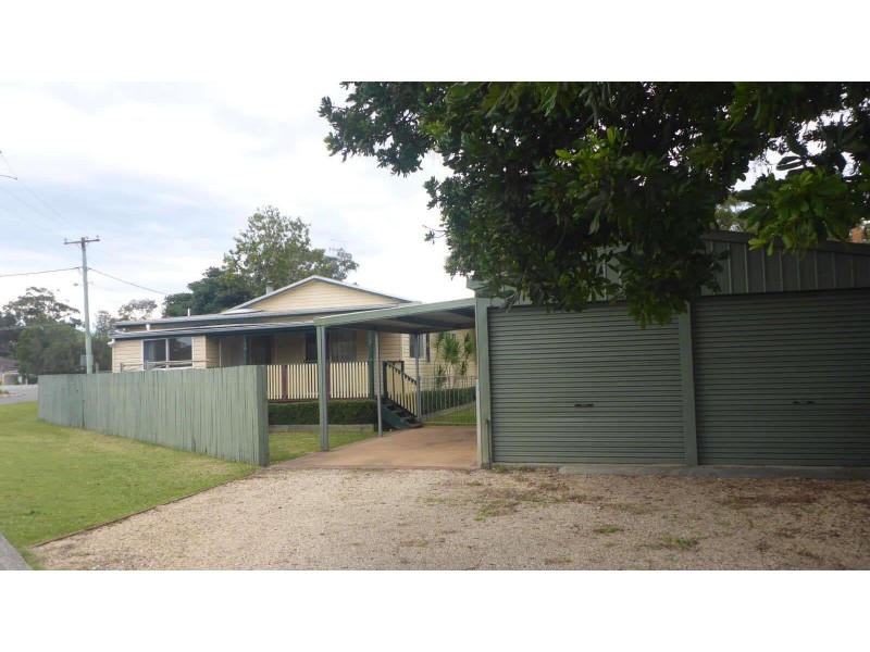 1  Kenrose Street, Forster NSW 2428