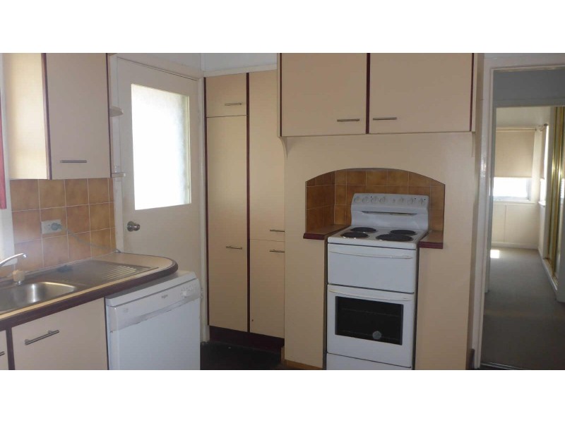 2/24  Robert Street, Forster NSW 2428