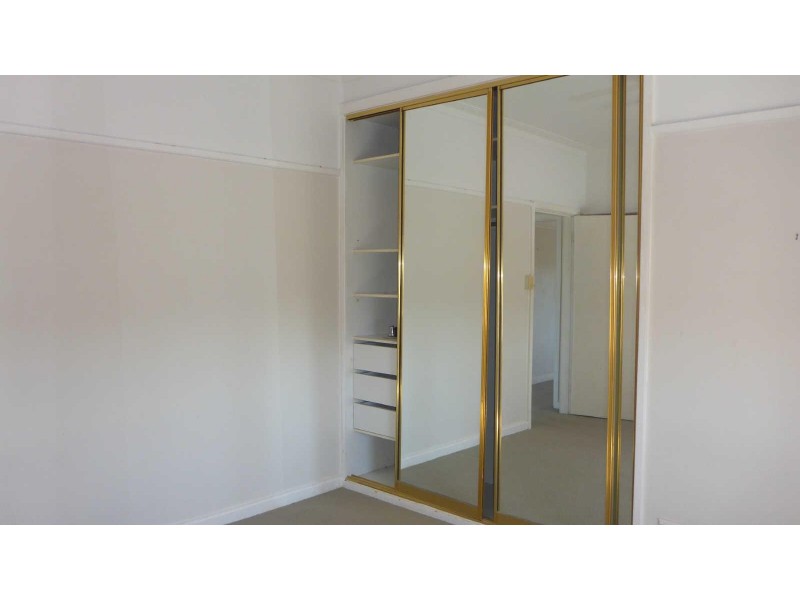 2/24  Robert Street, Forster NSW 2428