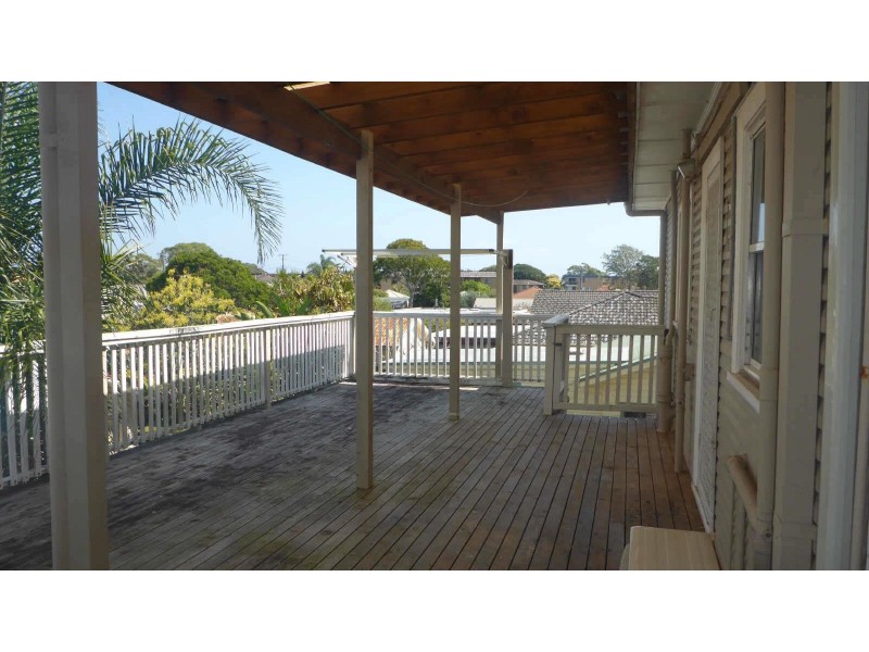 2/24  Robert Street, Forster NSW 2428