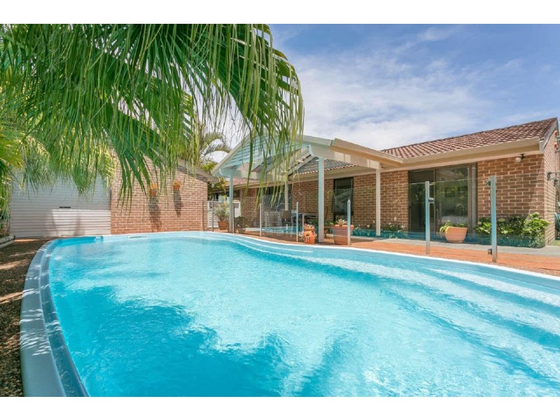 72  Lakeview Crescent, Forster NSW 2428