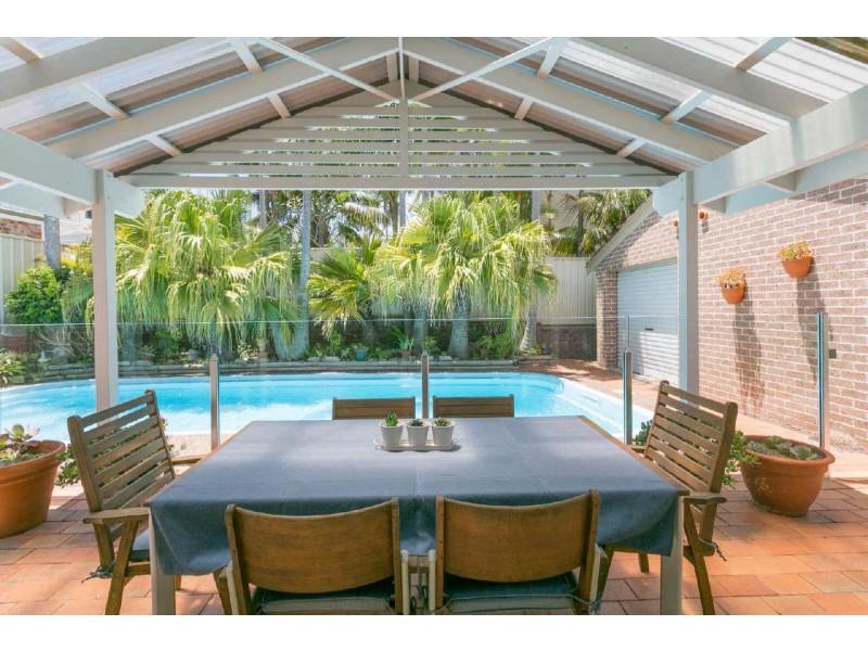 72  Lakeview Crescent, Forster NSW 2428