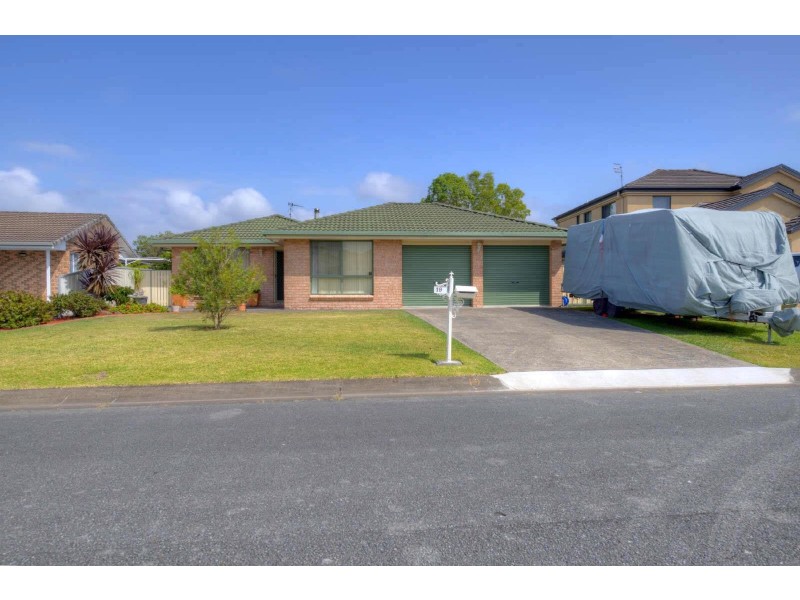 19 Eyre Crescent, Forster NSW 2428