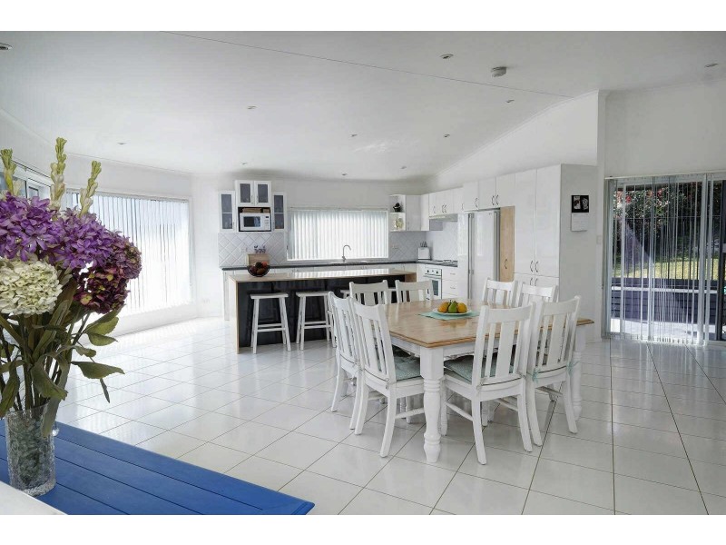 8  The Bridle Path, Tallwoods Village NSW 2430