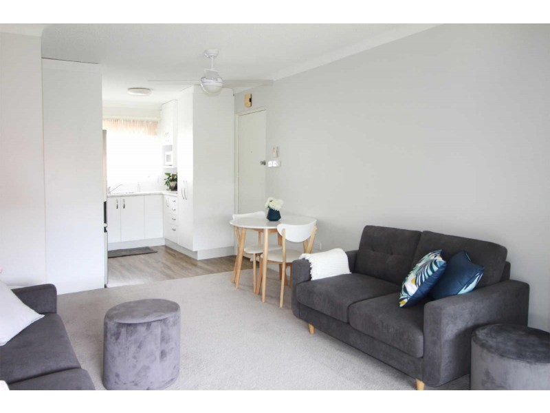 8/15  Lake Street, Forster NSW 2428