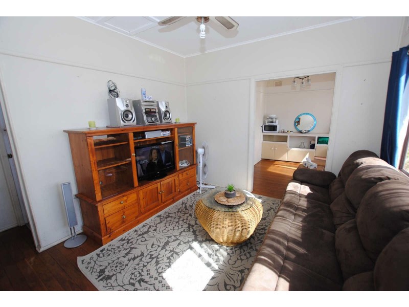 2  Lake Street, Tuncurry NSW 2428